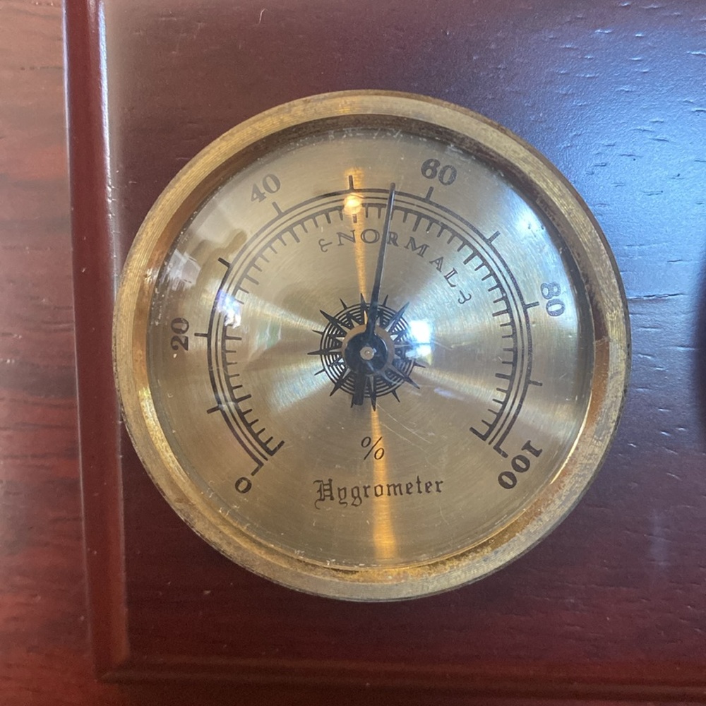 Cigar Humidor - Picture 3 of 16